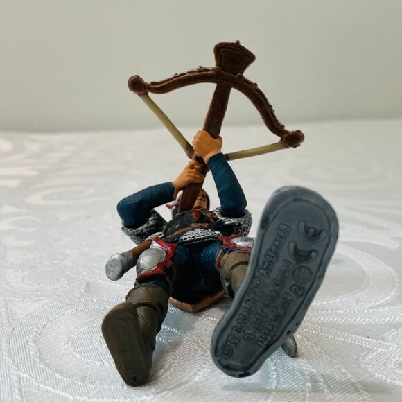 SCHLEICH 70104 RED DRAGON KNIGHT with Crossbow 4" World of History Figure EUC - Picture 6 of 6